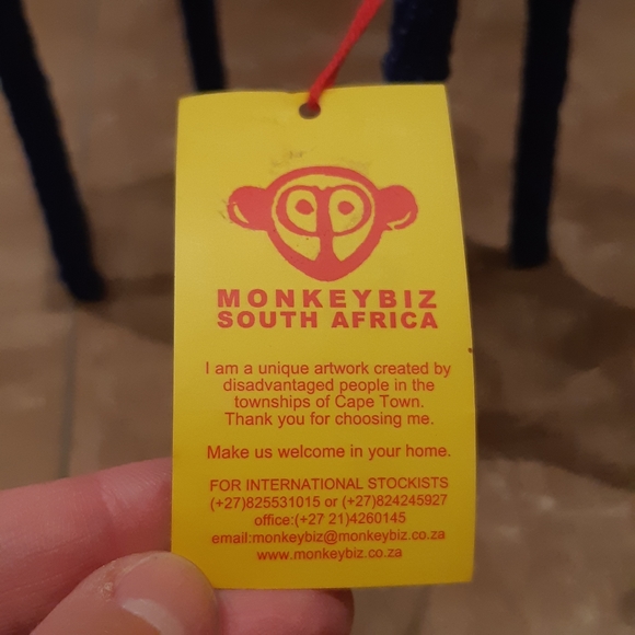 Monkeybiz handmade beaded elephant. Blue yellow green - Picture 2 of 7